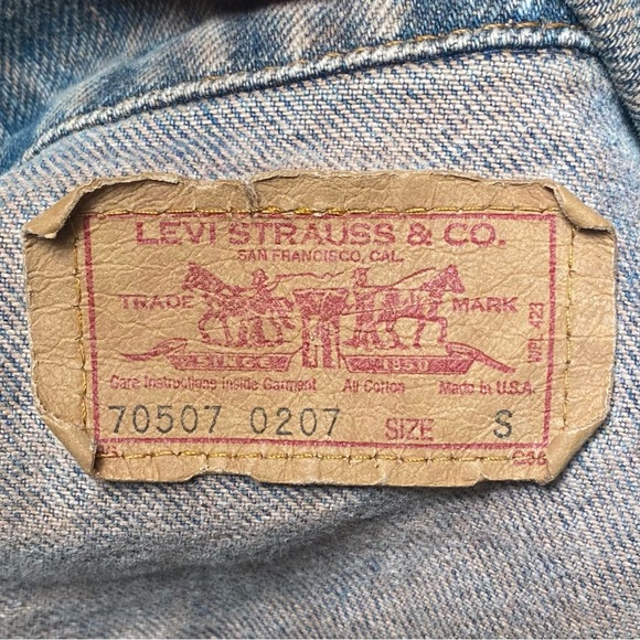 VTG LEVIS ACID WASH VEST W FRAYED SLEEVES - Picture 3 of 3